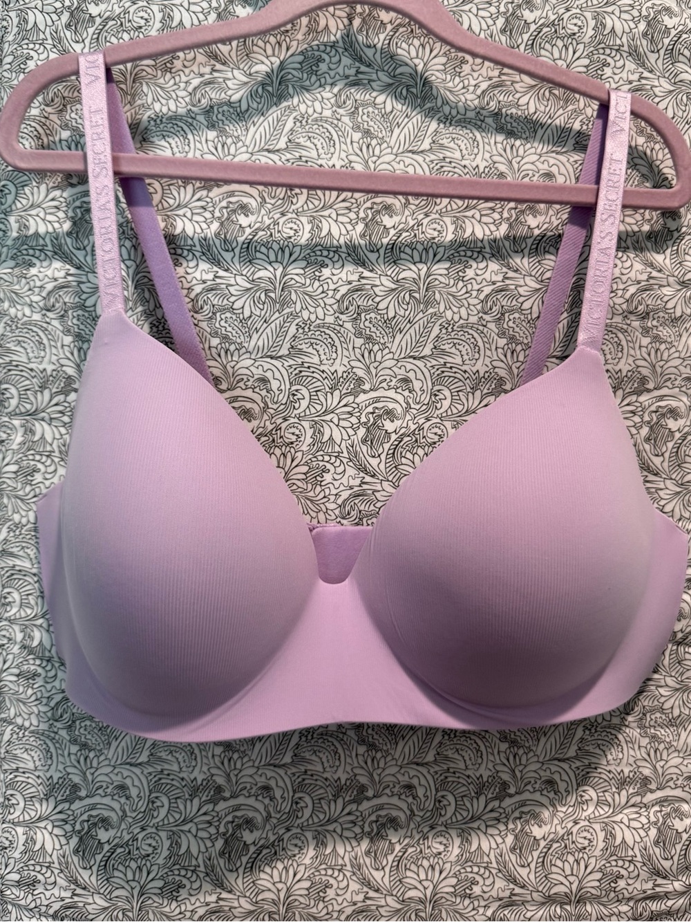 Victoria's Secret Lightly Lined Wireless T-Shirt Bra- Lilac, 38DD